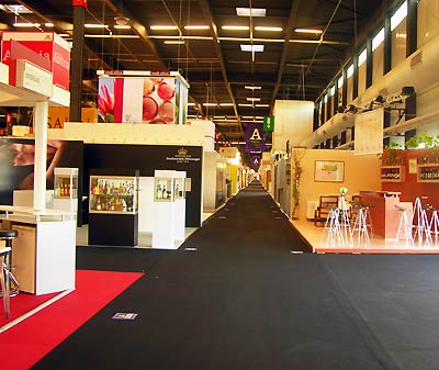 salon vinexpo ouverture allée vide